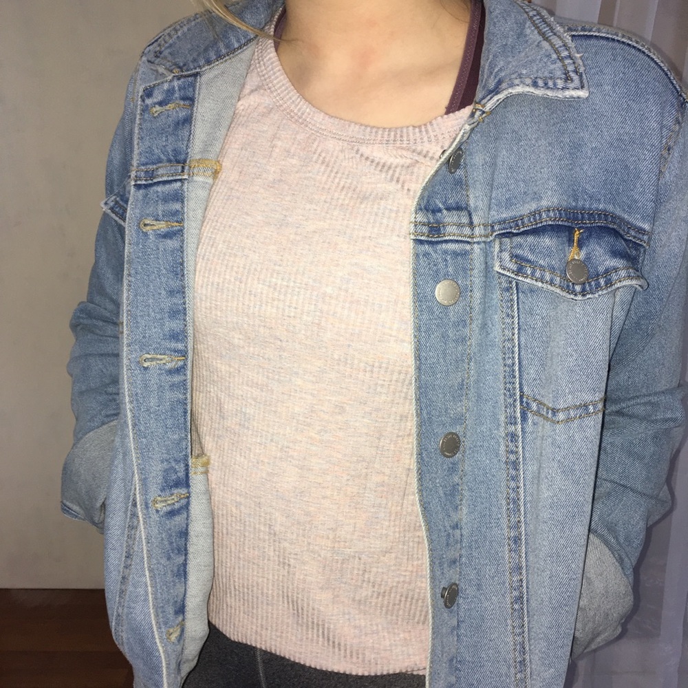 Light pink, no shoulder shirt